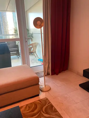 Simple beige floor lamp - excellent working condition