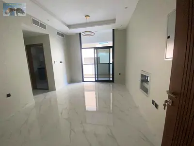 اول ساكن مع بلكون تكييف مركزي تشطيب راقي الحميدية 1