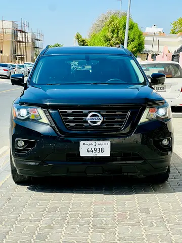 2018 Nissan Pathfinder Midnight Edition - American Specs - Excellent Condition