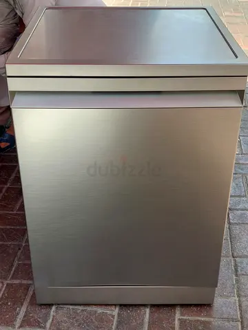.Brand New Stock Piece Samsung Three Dishwasher 14 Place Setting with Energy Efficiency and Water