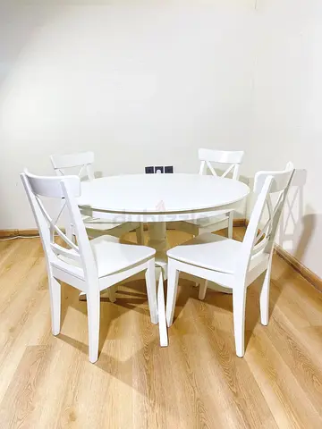 White Round Dining Table with 4 Matching Chairs - Good Condition