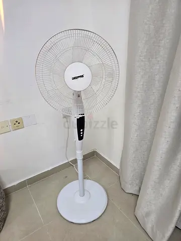 White Standing Pedestal Fan - Excellent Working Condition