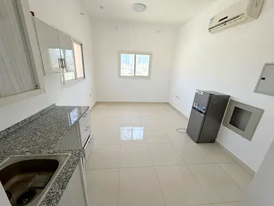 الراشديه 3 عجمان _تاني ساكن _تكييف سبيلت _تشطيبات راقيه