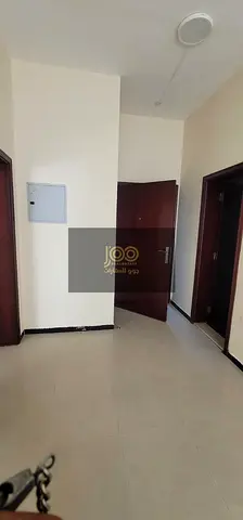 شقة غرفة وصالة \في منطقة السلمة ام القيوين بموقع مميز\ يوفر الهدوء والراحة ويعد خيار مناسب للافراد والعائلات الصغيرة