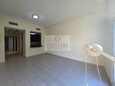 STUDIO | UPPER FLOOR |