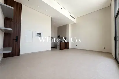 Plus Maid | Penthouse | Vacant & Brand New