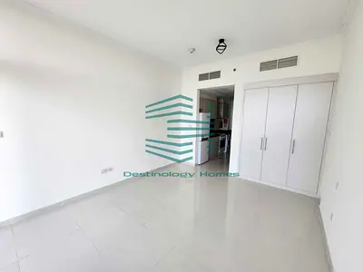 High Floor Like Brand New Vacant Unit Ready to Sel