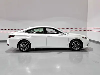 صورة 4 لـ 2023 Lexus ES-SERIES