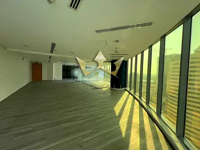 Spacious | Canal View | Floor To Ceiling Windows