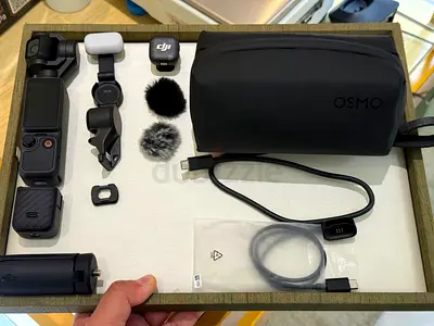 DJI Osmo Pocket 4 creator combo