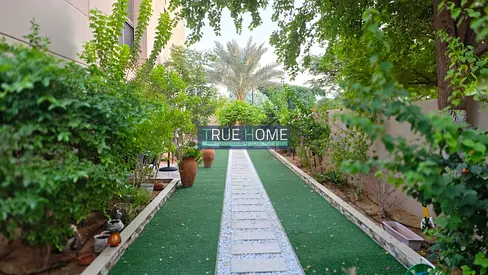 Luxury Corner Villa | 5 Bedrooms | Landscaped Garden