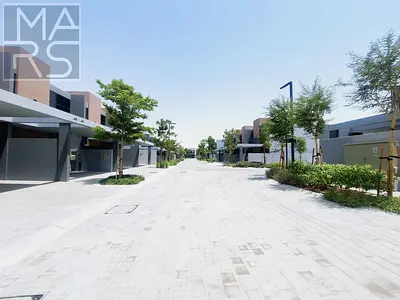 Modern 4BR Townhouse in Robinia, Massar | Prime Location |
