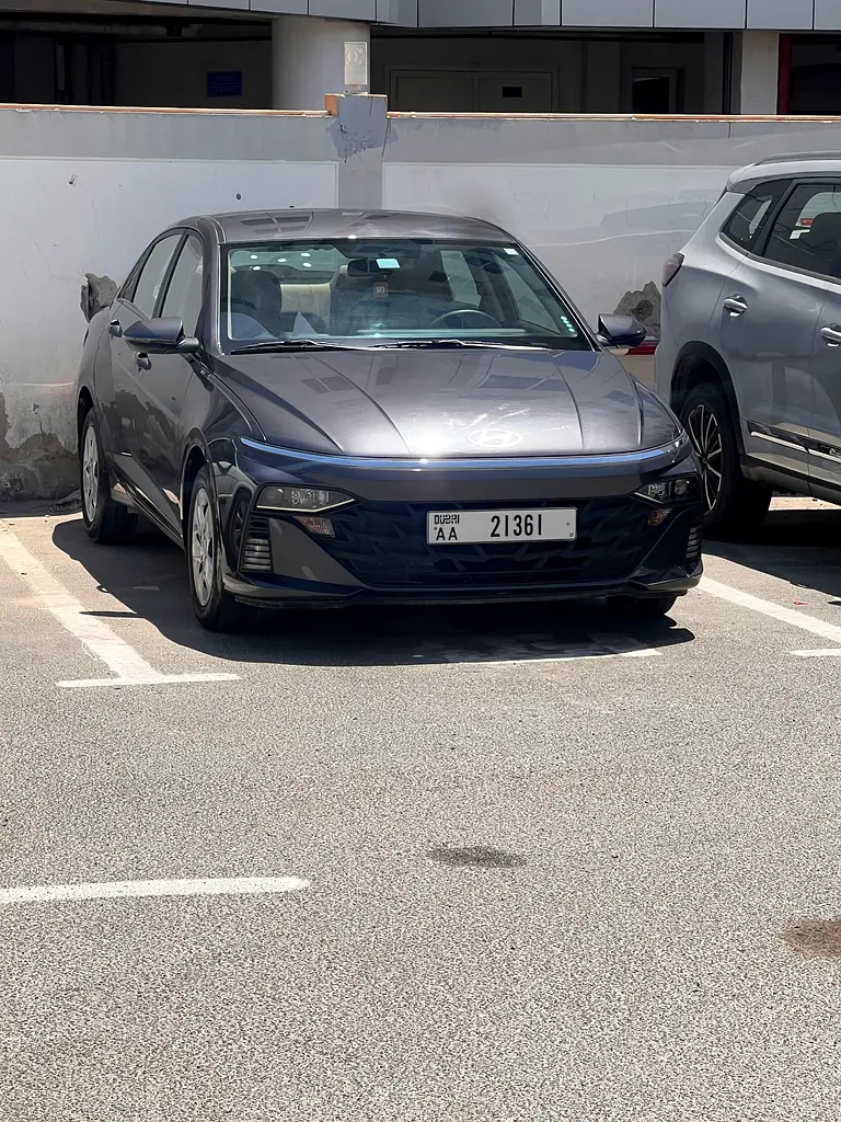 Hyundai Accent 2024 — photo 1 of 9