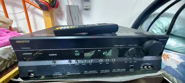 Onkyo 7 .1Stereo Receiver / AV Amplifier with Remote - Good Working Condition