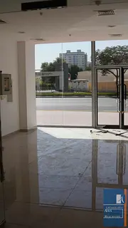 Front Facing Shop in Prime Business Location