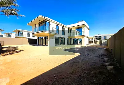 Luxury 5BR Villa with Direct Access to Private Beach