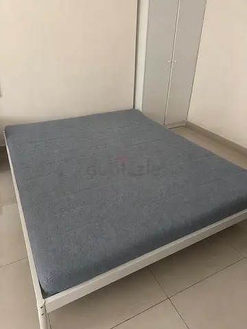 Queen Size Bed with Mattress (160x200)