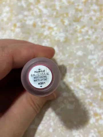 Pillow Play Moisturizing Matte Lip Tint