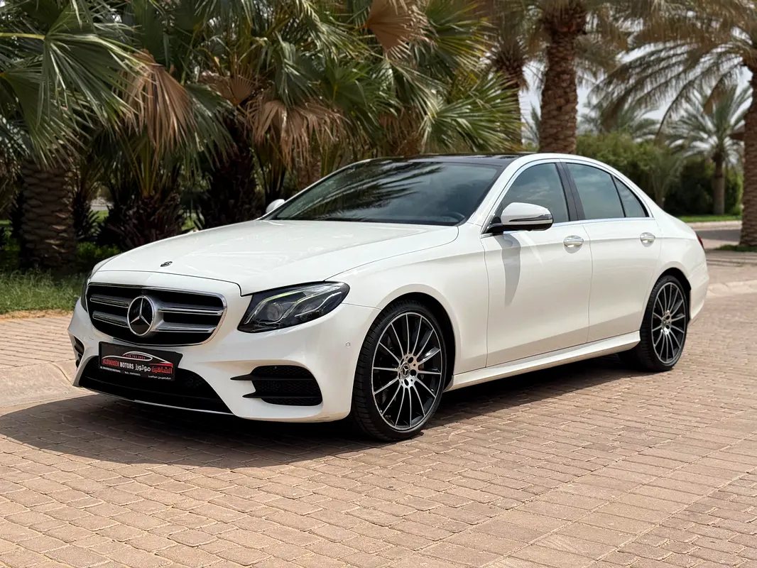 Mercedes-Benz E-Class 2020 — photo 1 of 11