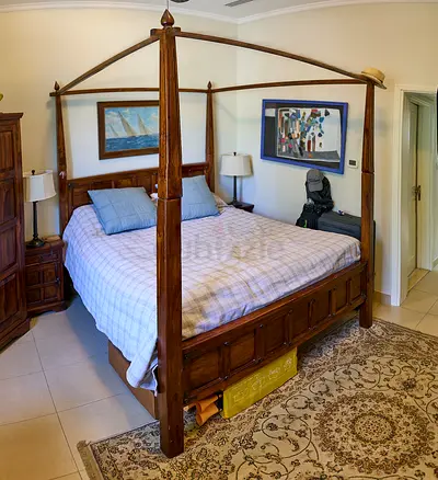 : Farm House 4x poster bed, double chest of draws, 2x side tables, Wardrobe  Mirror