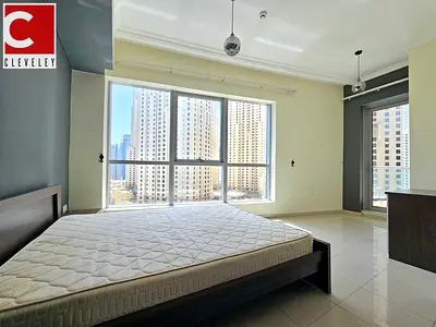 Vacant | 4 or 6 Cheques | Marina & City View
