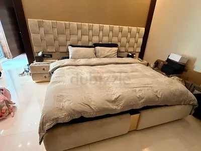 Custom made super king bedset with hydraulic storage