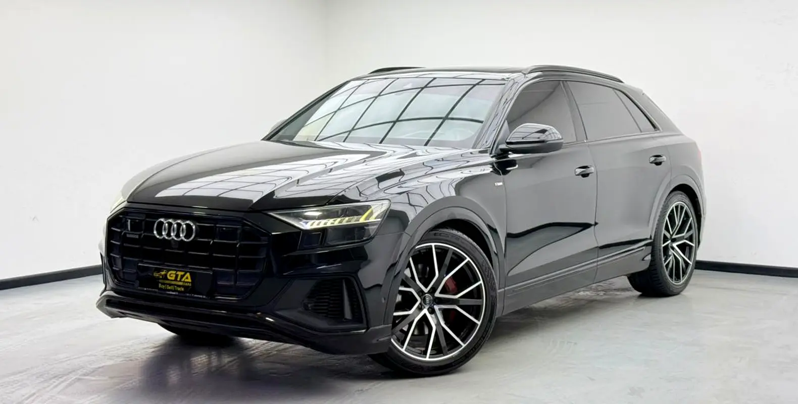 Audi Q8 2019 — photo 1 of 17