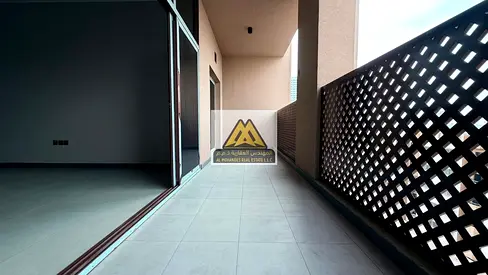 شقة 3 غرف ماستر بإطلالة بحرية وأول ساكن مع بلكونتين وباركن مجاني وغاز مركزي مجاني في برج فاخر بمساحات كبيرة جداً