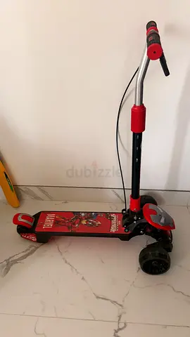 Kids 3-Wheel Adjustable Marvel Scooter - Good Condition