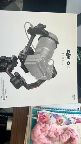 DJI RS 4 Combo gimbal stabilizer - excellent condition, literally used once