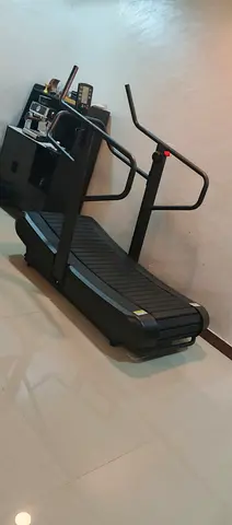 Stealth Elite Curved Treadmill