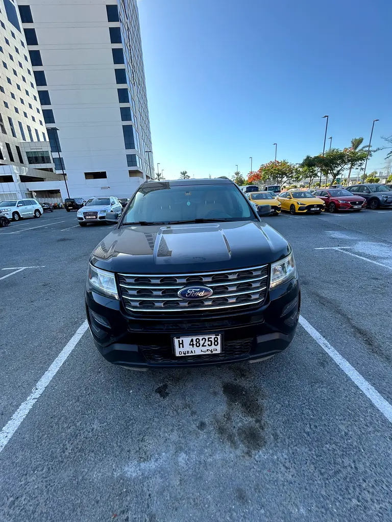 Ford Explorer 2016 — photo 1 of 6