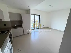 2BR Apartment | Downtown Skyline View | Balcony Access