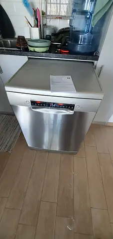 Bosch series 4 Dishwasher three racks freestanding wifi technology latest model