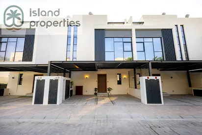 Short-Term Rental Villa | Luxury Stay on Al Marjan Island at Dannah Bay
