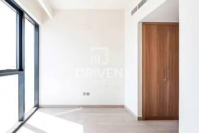 Corner Unit | Huge Terrace | Fitted Kitchen