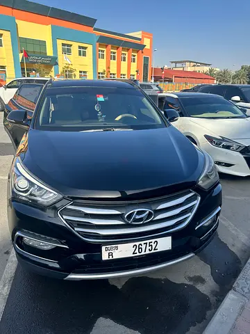 Hyundai Santa Fe GLS 2016 GCC Specs - Family used car - Second owner - No major Accident
