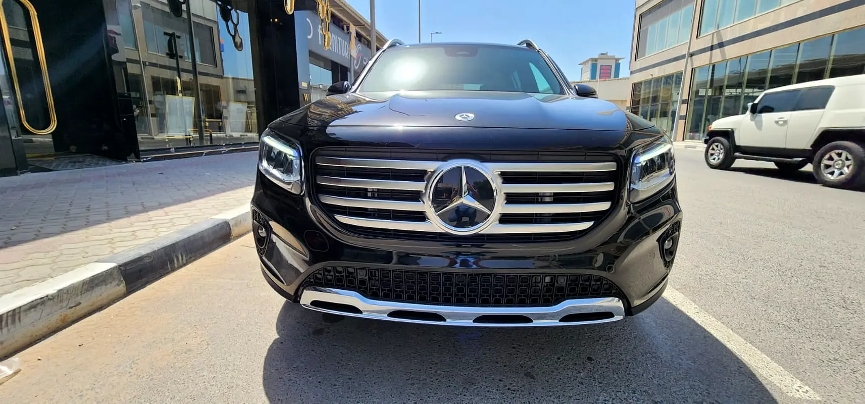 Mercedes-Benz GLB-Class 2024 — photo 1 of 16