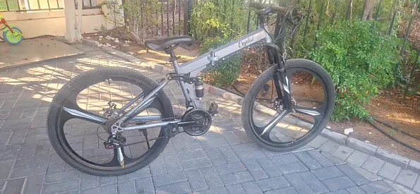 Used bicycle for sale good condition.bought it 350. Sale prize 275 dhs.