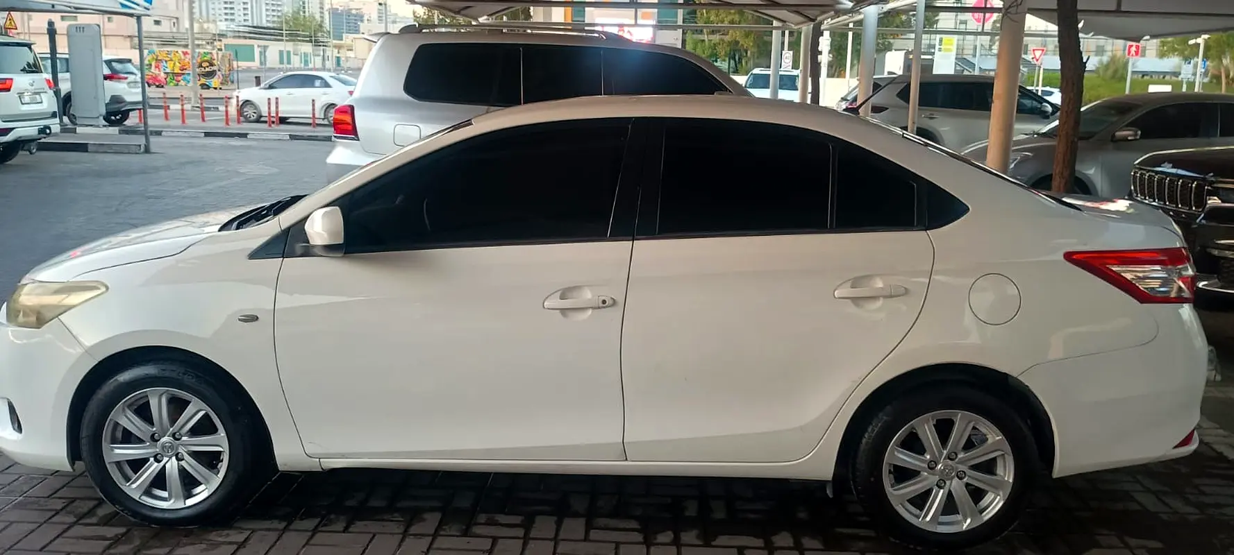 Toyota Yaris 2016 — photo 1 of 8