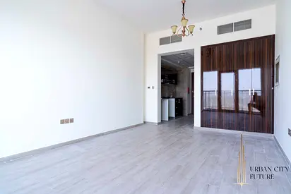 Special Offer for 1 Cheque - Well Maintained -Open Kitchen