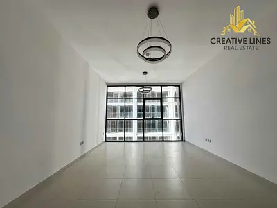 VERY SPACIOUS//READY TO MOVE//PRIME LOCATION