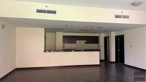 DUPLEX |2COVERED PARKING|STORAGE ROOM