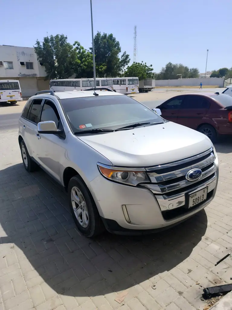 Ford Edge 2013 — photo 1 of 10