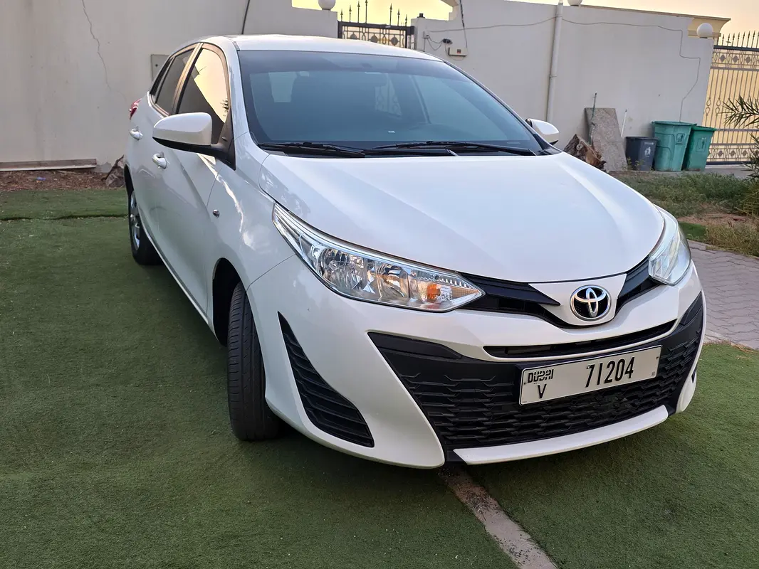 Toyota Yaris 2019 — photo 1 of 14