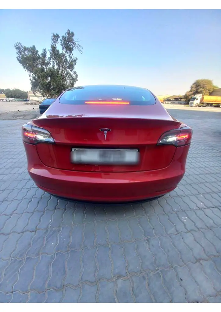 Tesla Model 3 2023 — photo 1 of 20