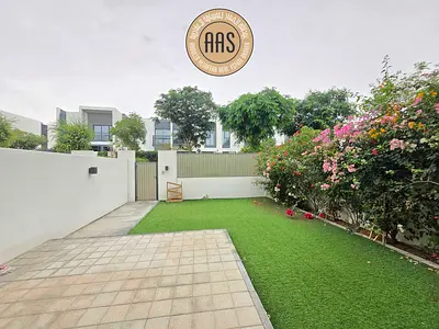 SINGLE ROW LUXURY LIVING 3BR+MIAD VILLA JUST 175K