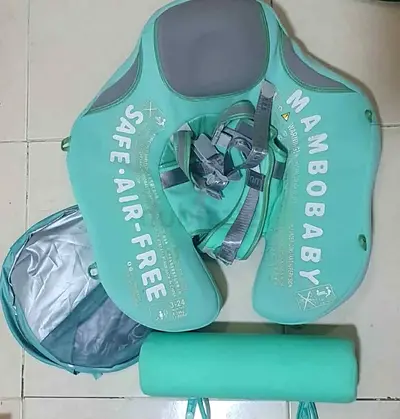 Mambo baby float