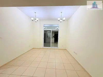 1 bed with balcony for Sale liwan Queue Point 580k only