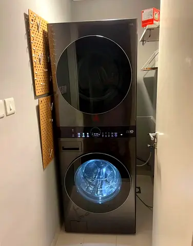 LG 19 kg washer and 16 kg dryer neat and clean  excellent condition perfect working